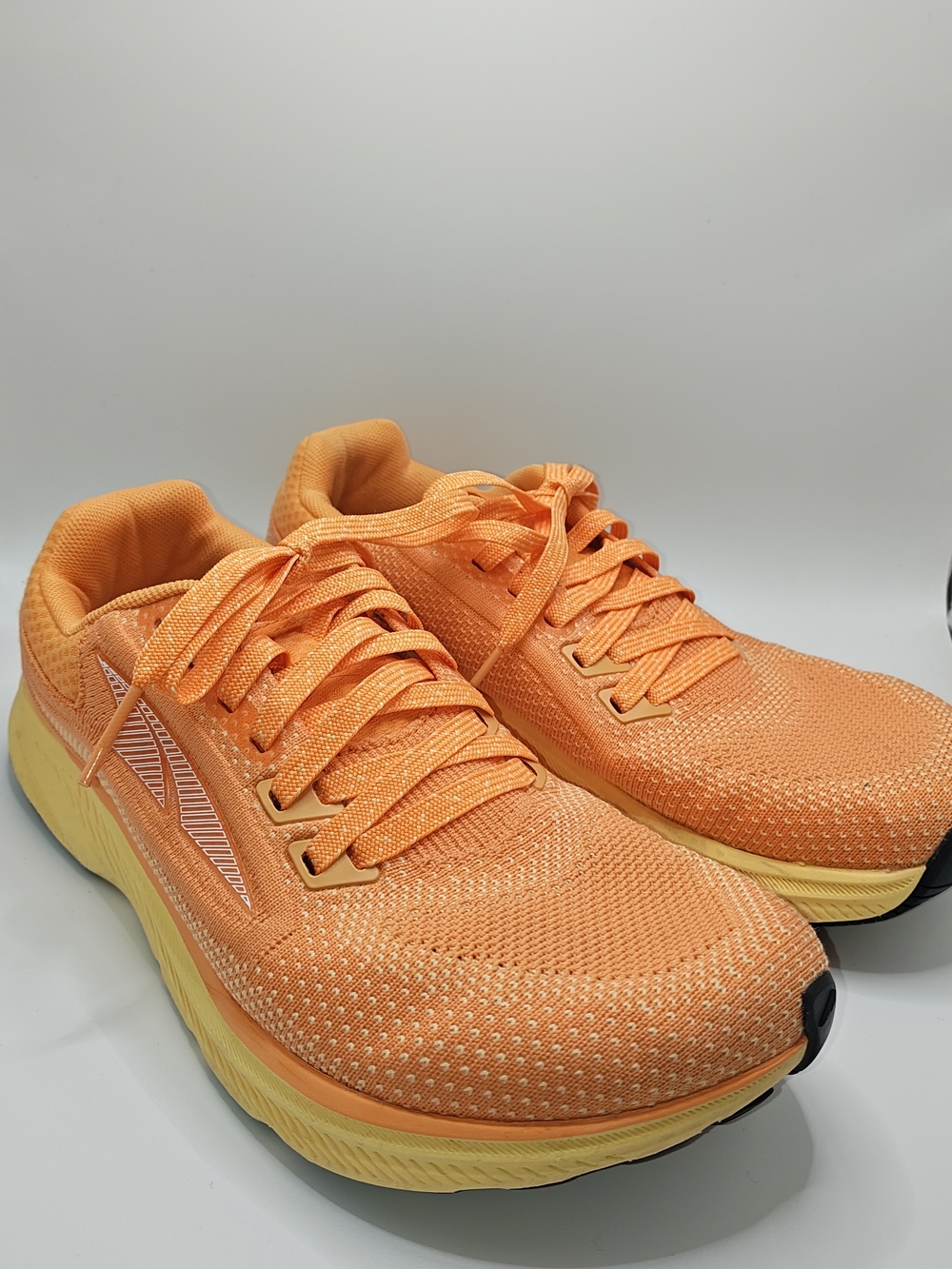 Size 8 Altra Orange and Yellow Women's Athletic Shoes - Picture 3 of 8